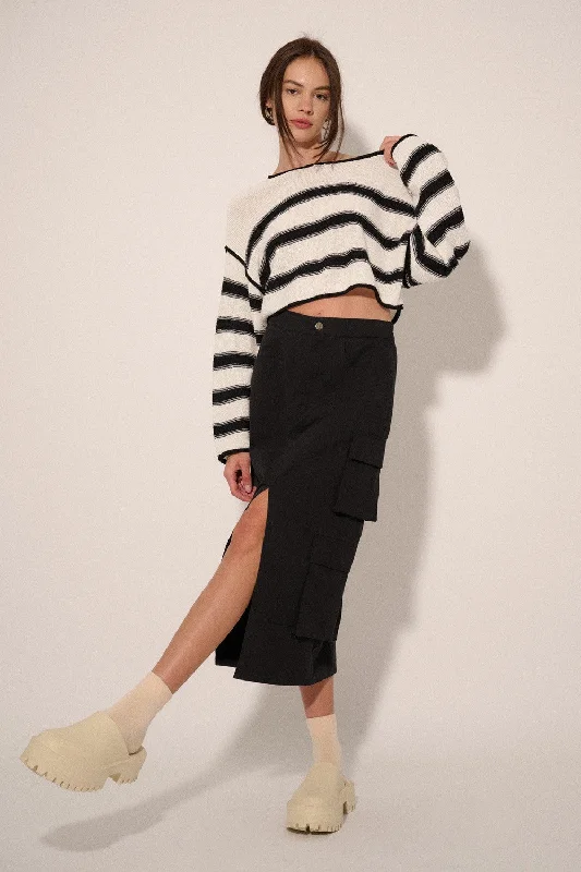 Ribbed Sweaters for Textured Look -Cream Black Stripe Round Neck Expose Seam Sweater