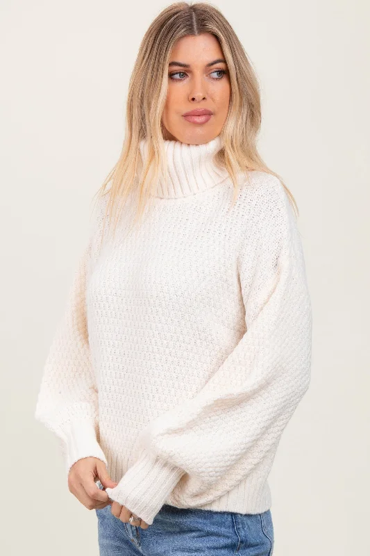 Stretch - Fit Sweaters for Comfort -Ivory Chunky Knit Turtleneck Sweater