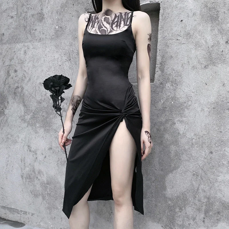 Abstract Dresses for Creative -A Bottoming Suspender Dress In Black, A Beautiful Mid-Length Skirt With A Thin Waist And High-Waist.